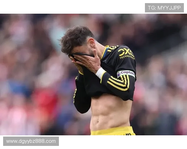 德保罗补时阶段错失绝佳机会点球附近无人防守竟然打飞了